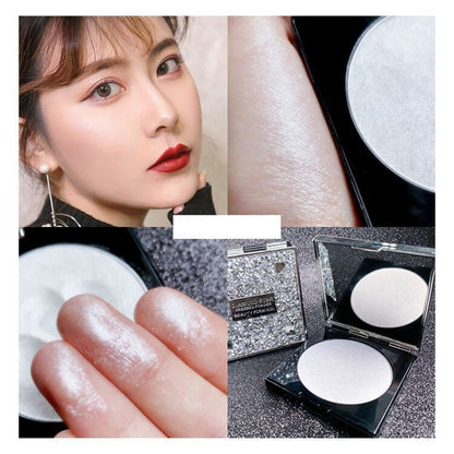 The stars shine in highlighter powders